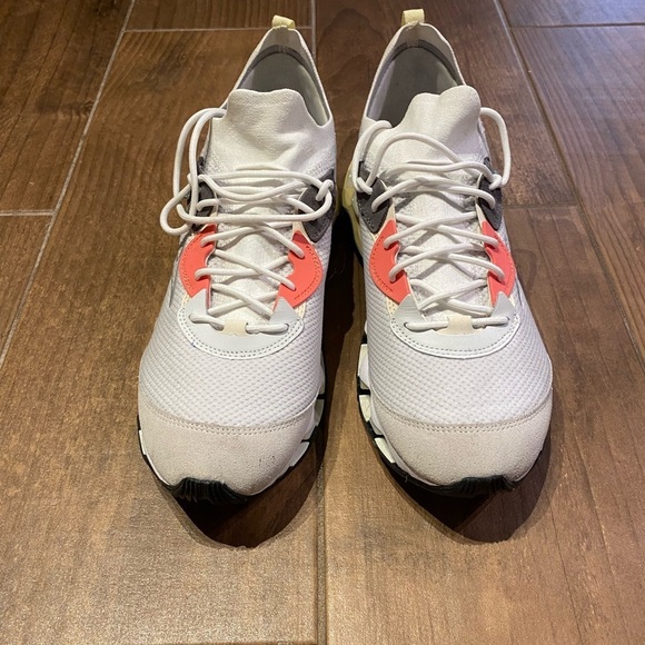 Mizuno Wave Prophecy beta women’s sneakers
Size 10.5 - Picture 2 of 7